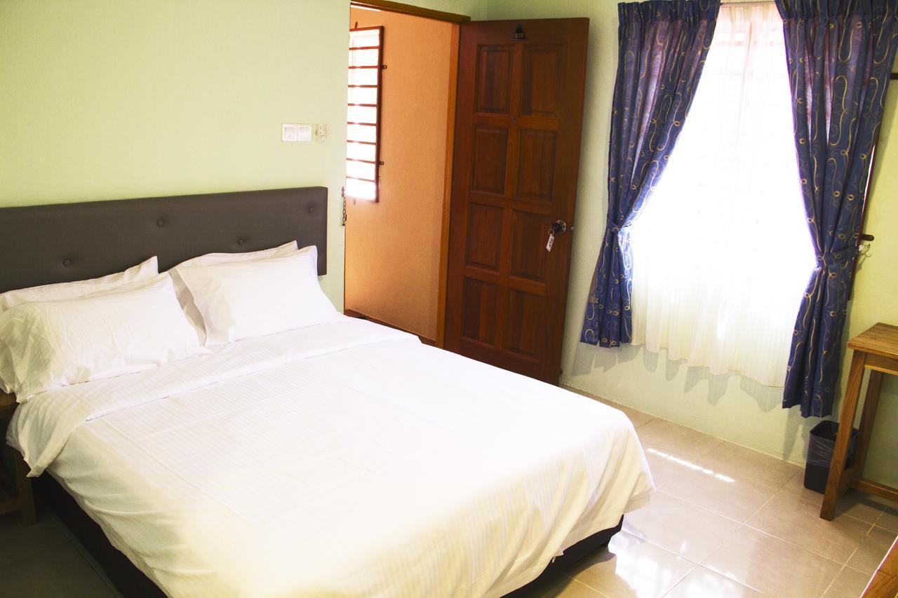 Angel Resthouse Hotel كُوالا تيرينغانو المظهر الخارجي الصورة