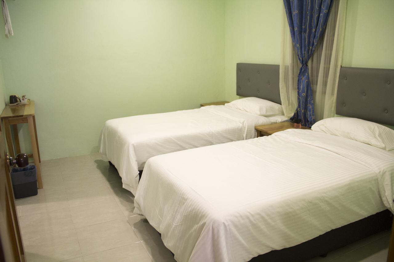 Angel Resthouse Hotel كُوالا تيرينغانو المظهر الخارجي الصورة